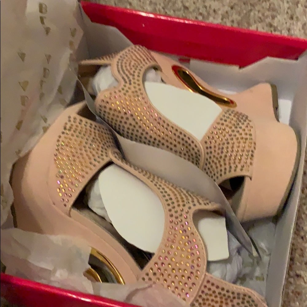 Shoes by Alba